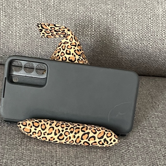 Phone Pillow Stand Lepoard design fabric - Picture 3 of 3